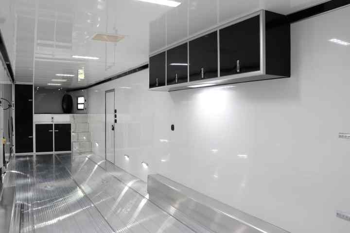 inTech Gooseneck Trailer