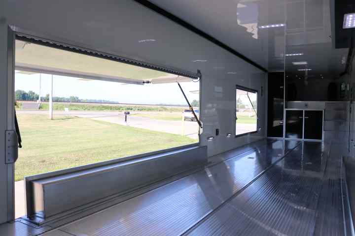 inTech Gooseneck Trailer
