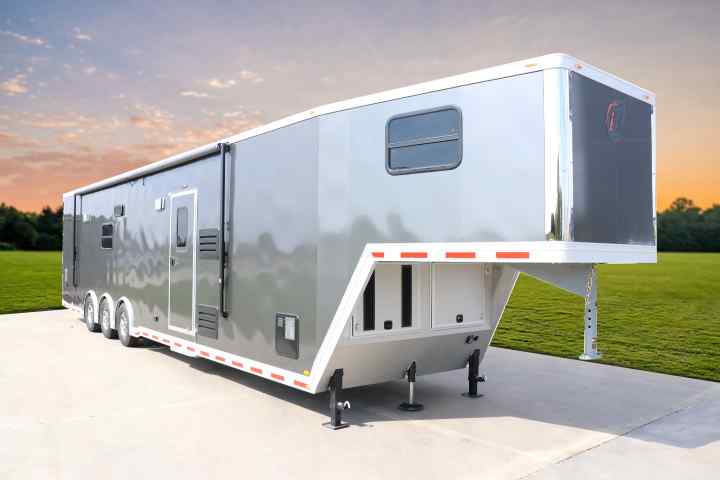inTech Gooseneck Trailer