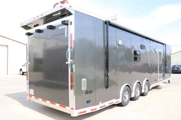 inTech Gooseneck Trailer