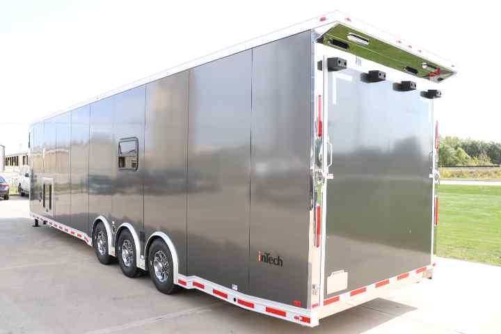 inTech Gooseneck Trailer