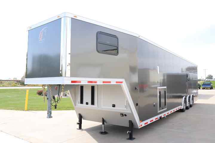 inTech Gooseneck Trailer
