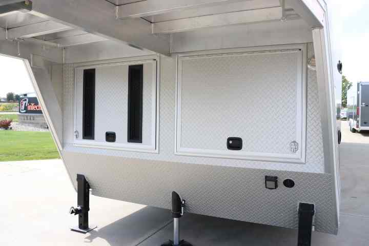 inTech Gooseneck Trailer