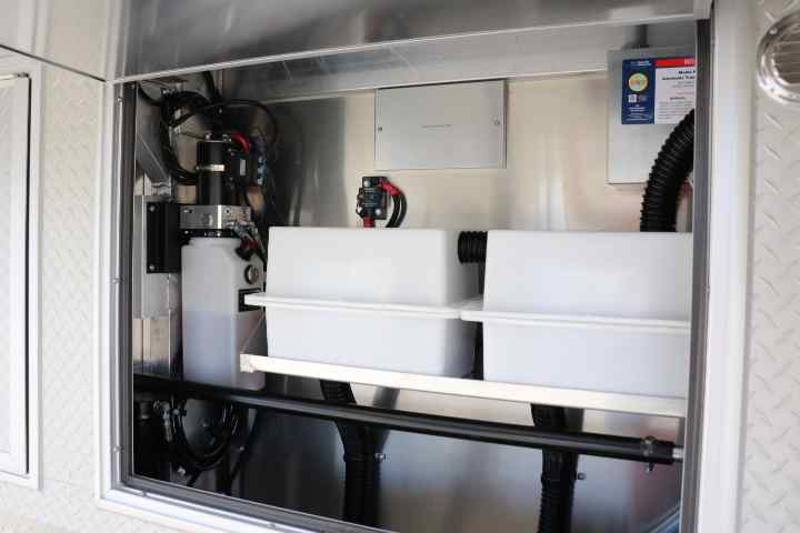 inTech Gooseneck Trailer