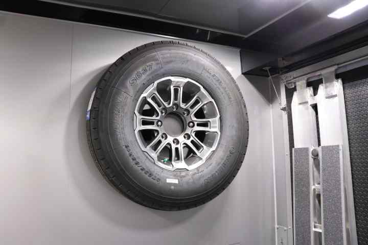 inTech Gooseneck Trailer