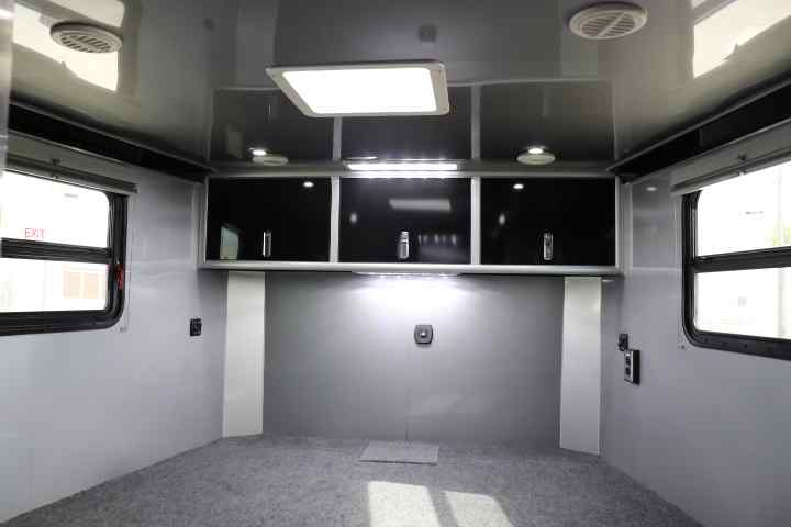 inTech Gooseneck Trailer