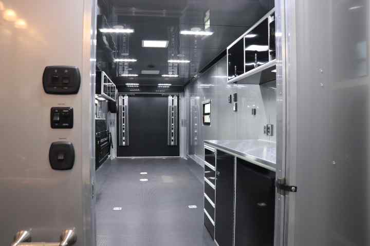 inTech Gooseneck Trailer