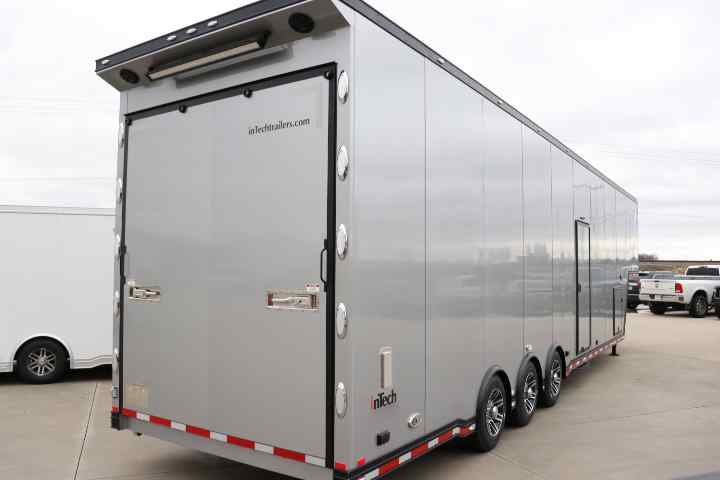 inTech Gooseneck Trailer