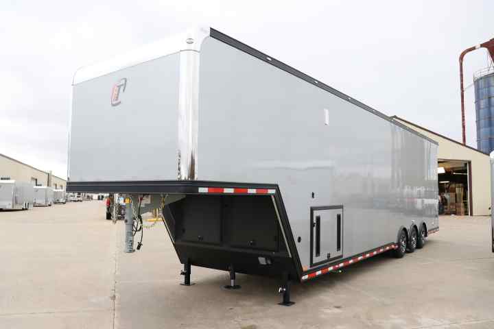 inTech Gooseneck Trailer