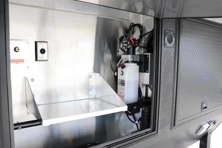 inTech Gooseneck Trailer