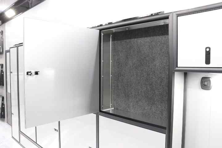 inTech Gooseneck Trailer