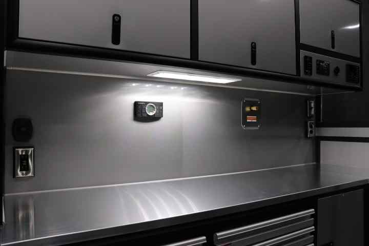 inTech Gooseneck Trailer