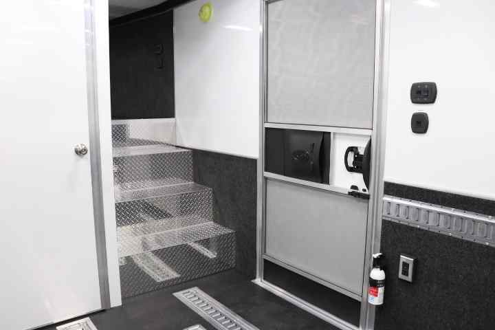 inTech Gooseneck Trailer