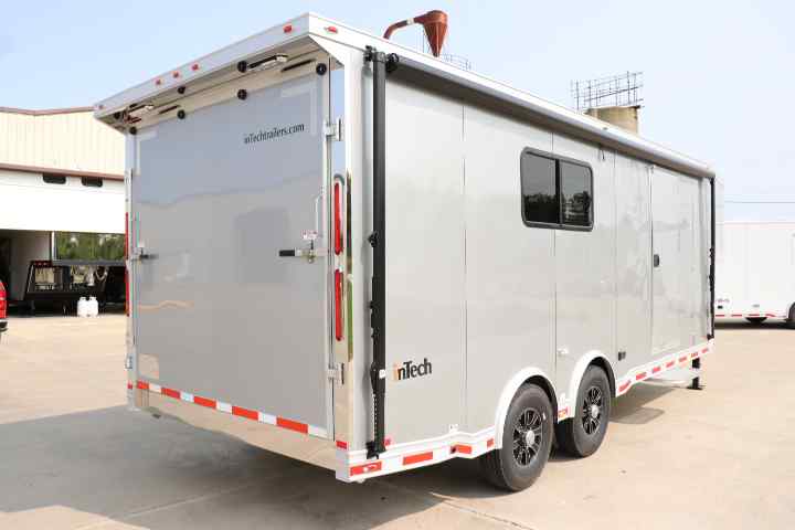 inTech Gooseneck Trailer