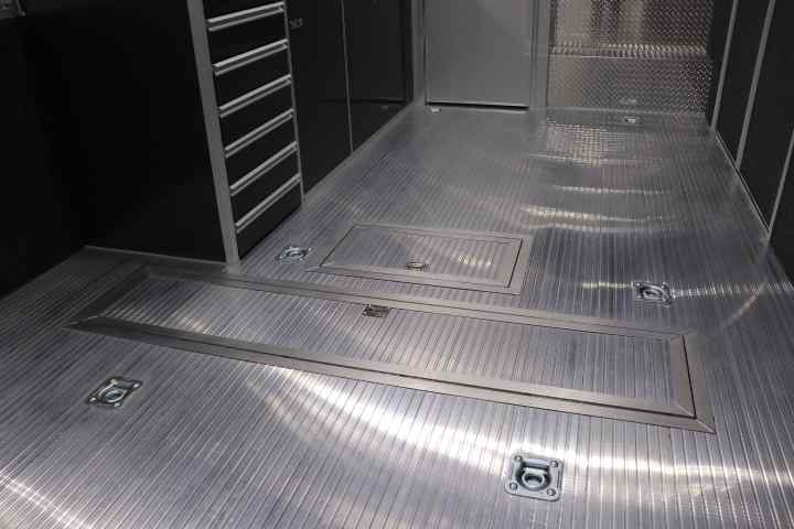 inTech Gooseneck Trailer