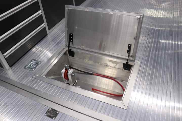 inTech Gooseneck Trailer