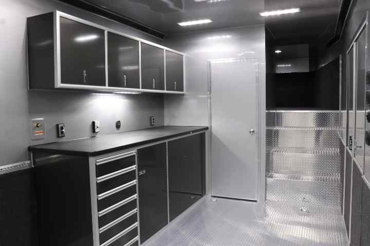 inTech Gooseneck Trailer