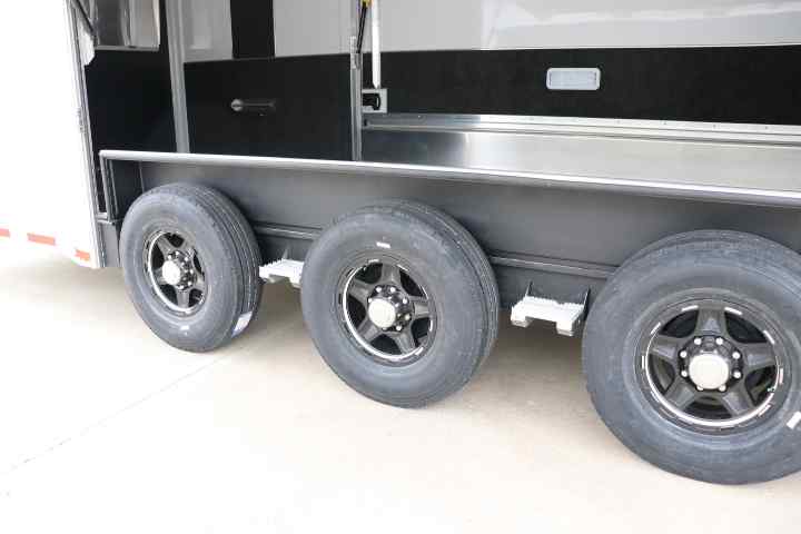 inTech Gooseneck Trailer