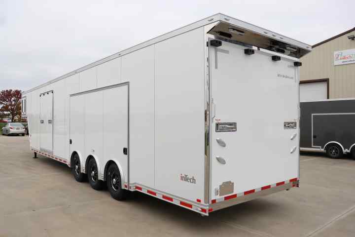 inTech Gooseneck Trailer