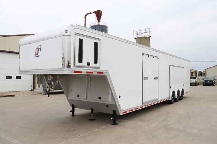 inTech Gooseneck Trailer