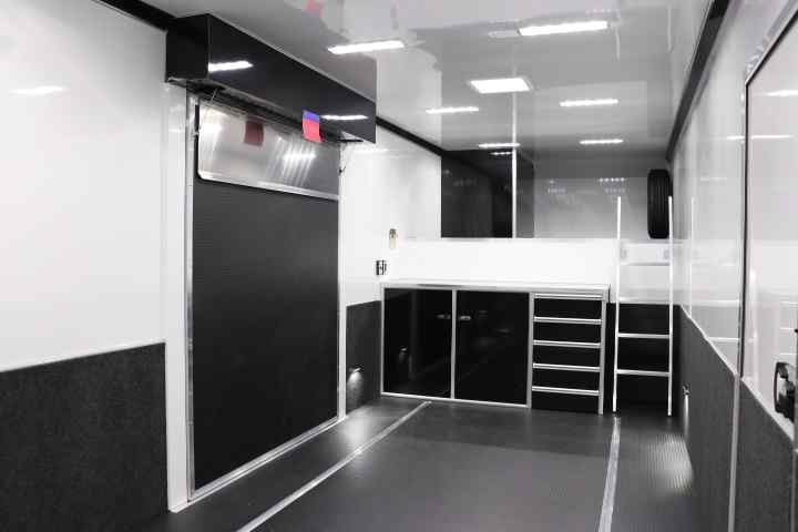 inTech Gooseneck Trailer