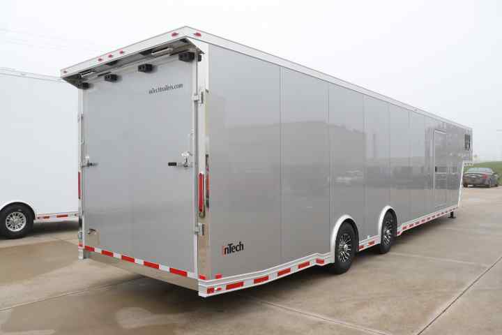 inTech Gooseneck Trailer