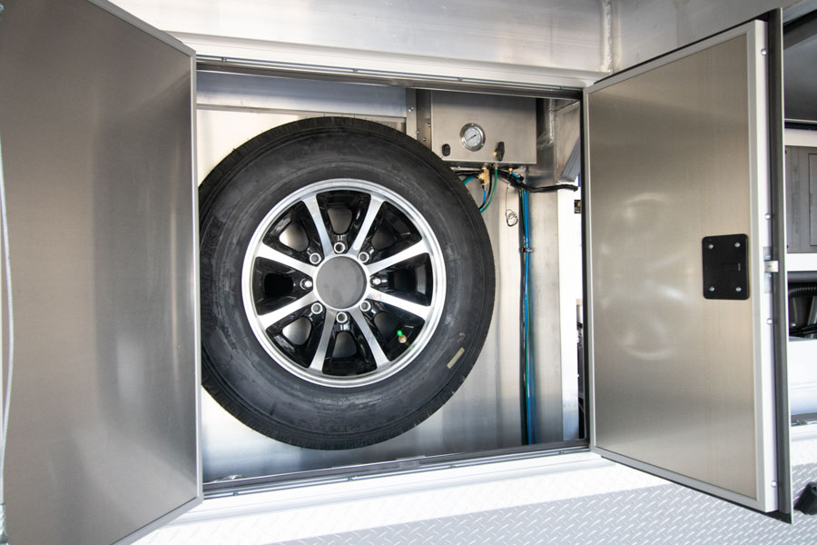 inTech Gooseneck Trailer