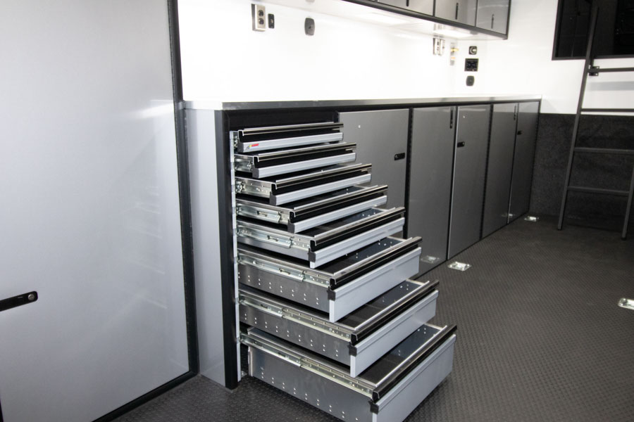 inTech Gooseneck Trailer