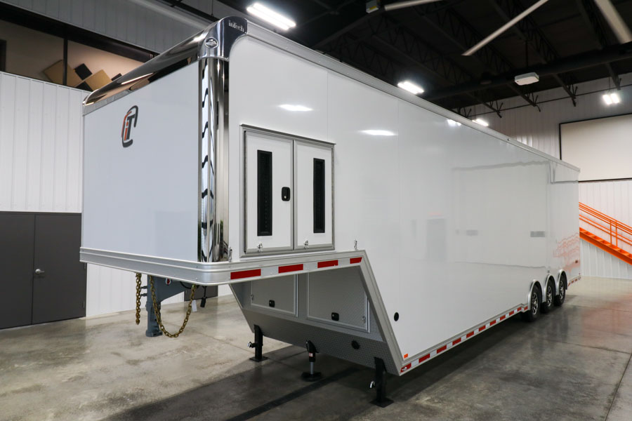 inTech Gooseneck Trailer