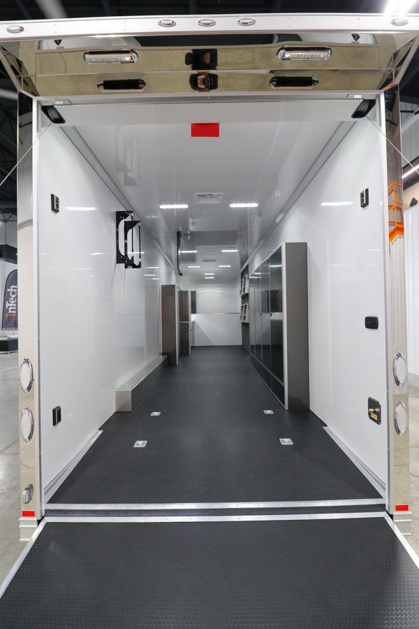 inTech Gooseneck Trailer