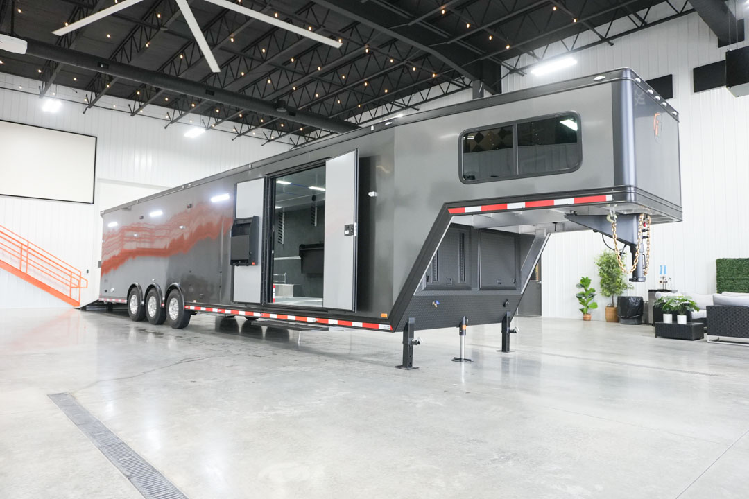 inTech Gooseneck Trailer