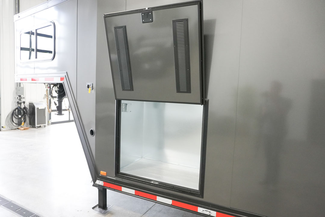 inTech Gooseneck Trailer