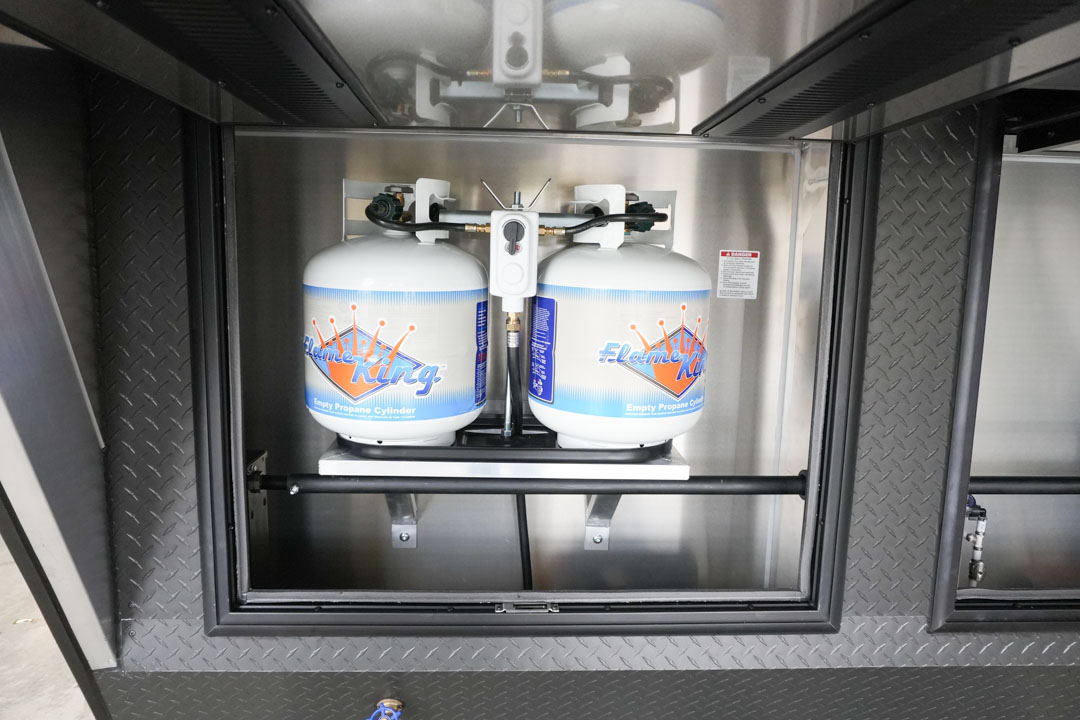 inTech Gooseneck Trailer