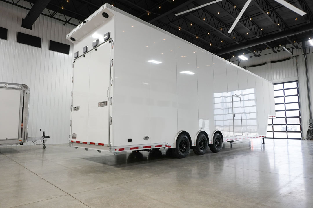 inTech Gooseneck Trailer