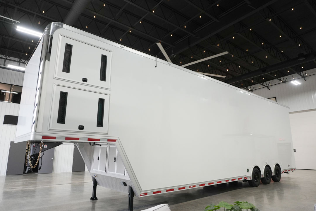 inTech Gooseneck Trailer