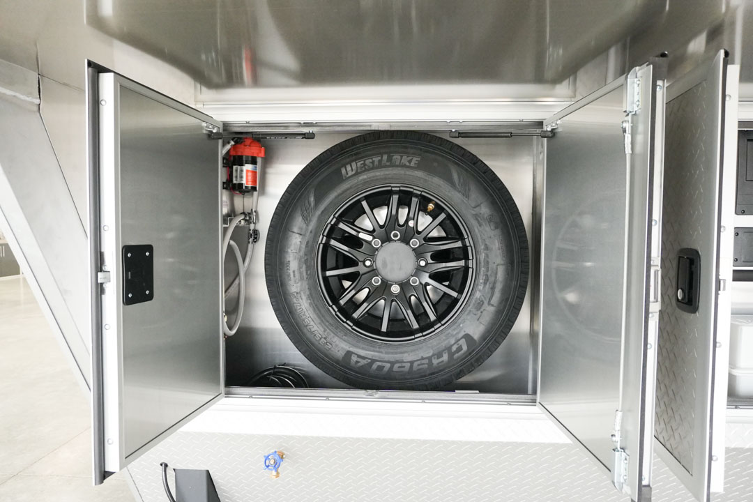 inTech Gooseneck Trailer