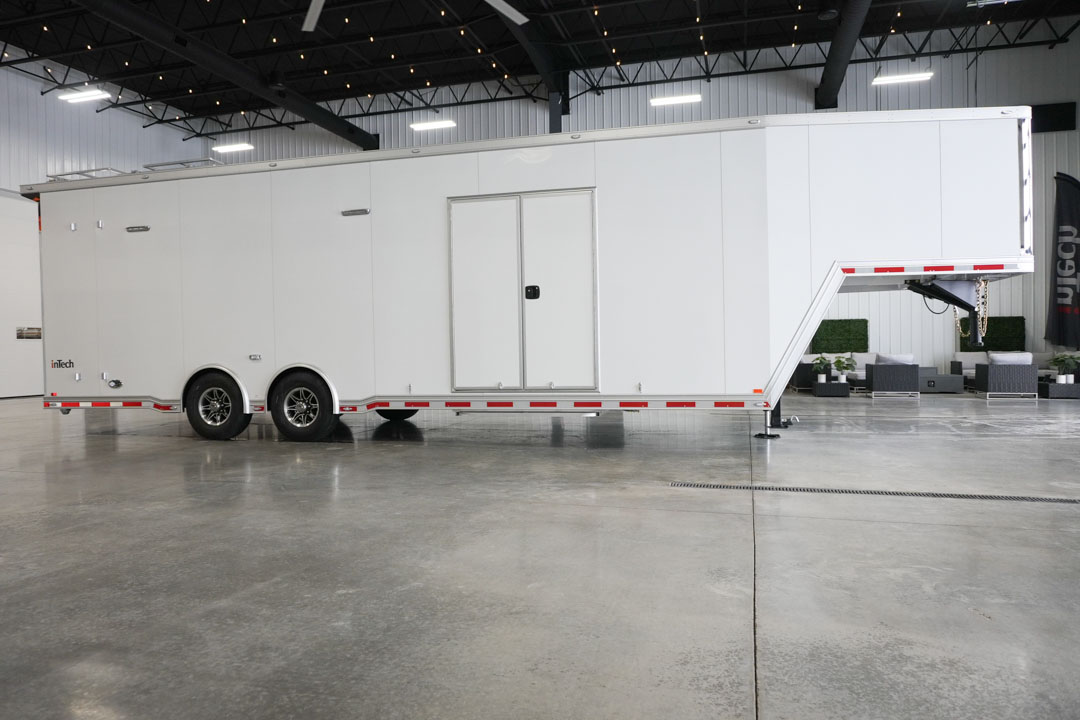 inTech Gooseneck Trailer