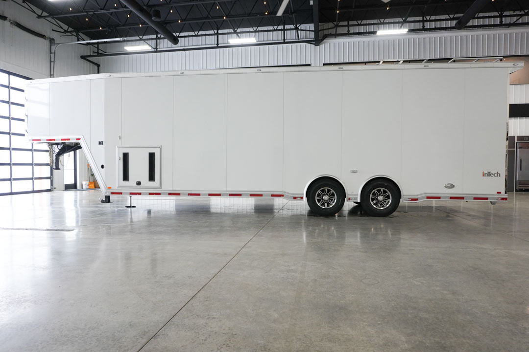 inTech Gooseneck Trailer