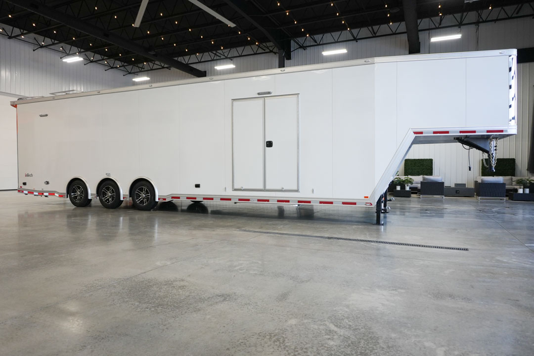 inTech Gooseneck Trailer