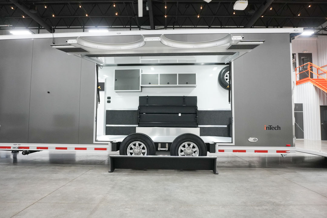 inTech Gooseneck Trailer