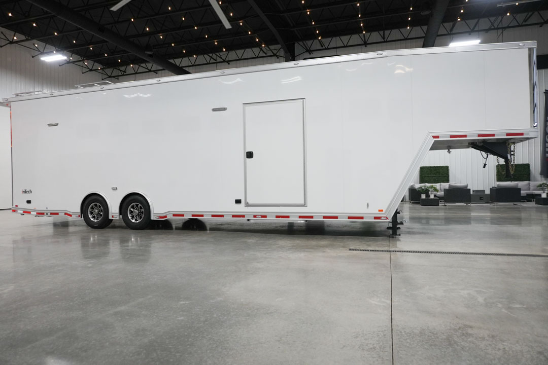 inTech Gooseneck Trailer