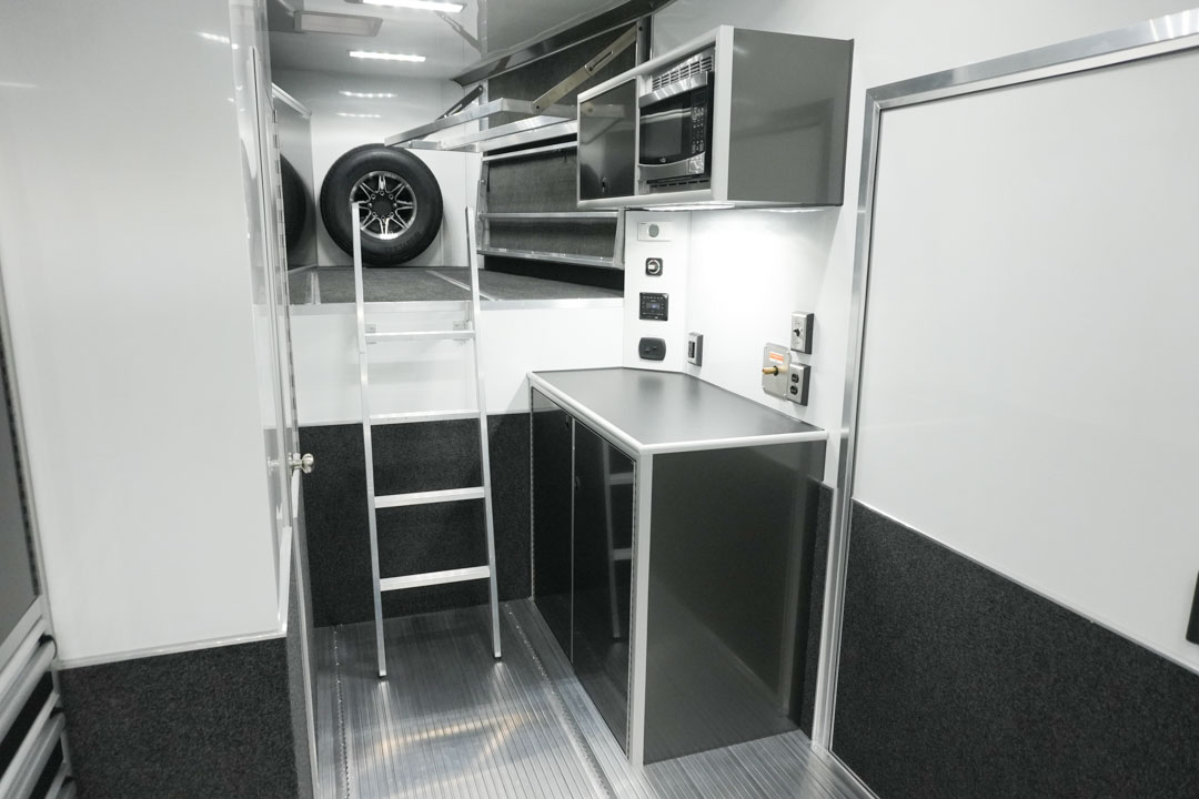 inTech Gooseneck Trailer