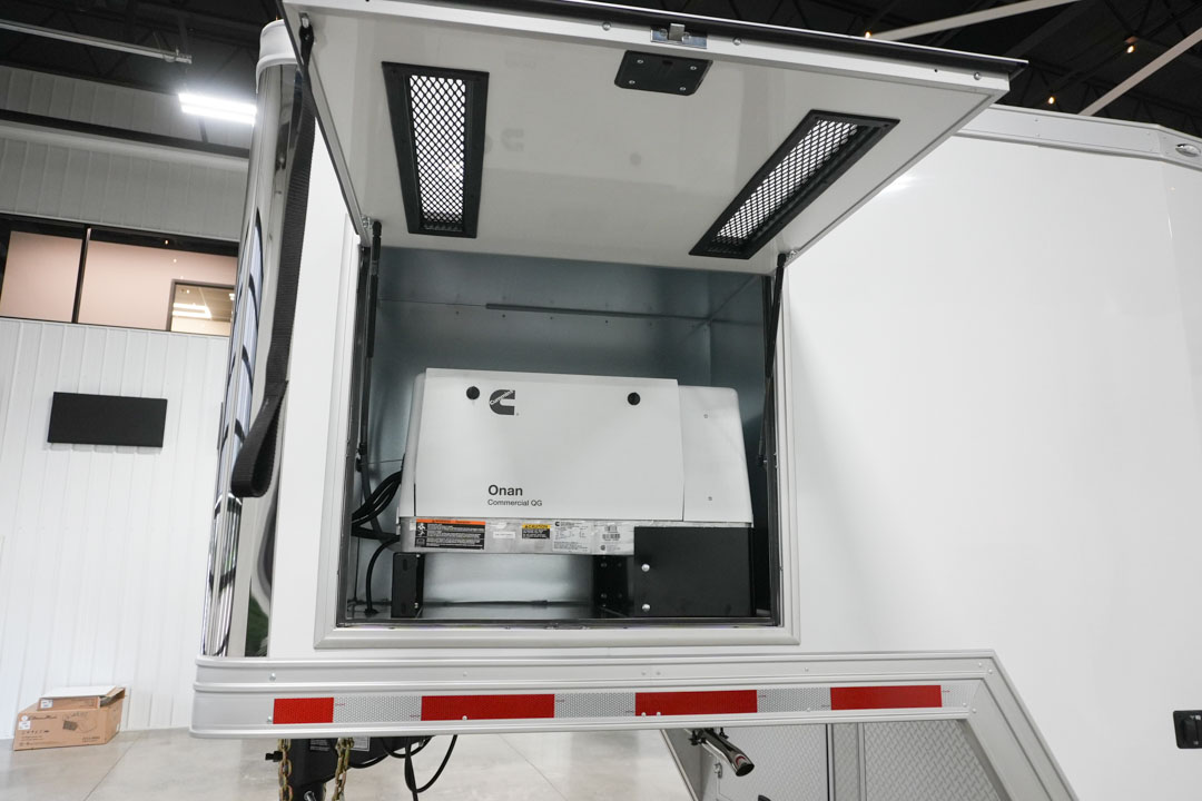 inTech Gooseneck Trailer