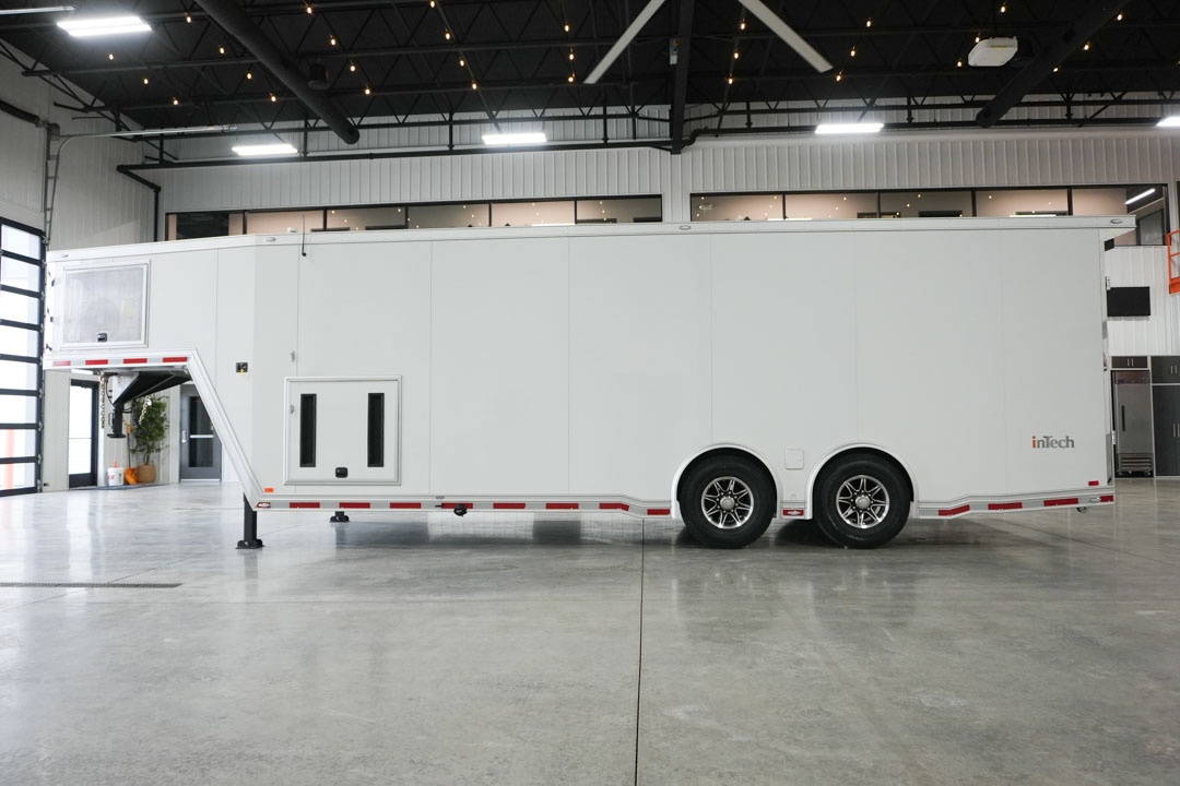inTech Gooseneck Trailer