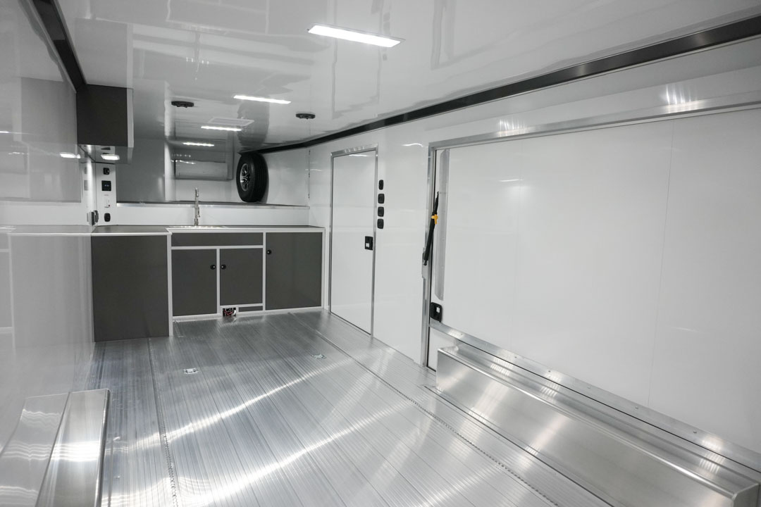 inTech Gooseneck Trailer
