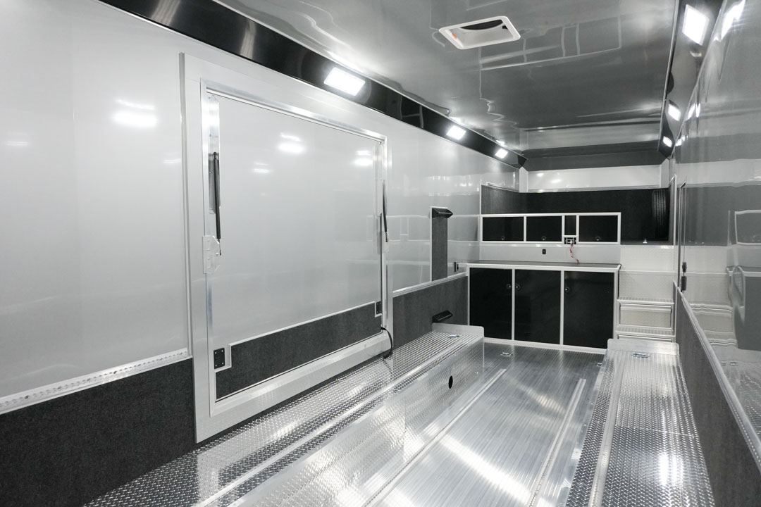 inTech Gooseneck Trailer