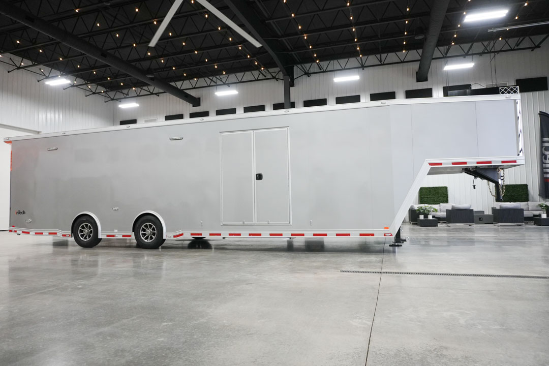 inTech Gooseneck Trailer
