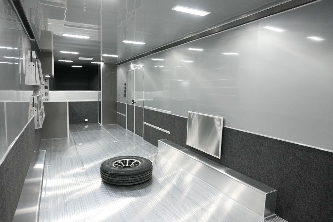 inTech Gooseneck Trailer