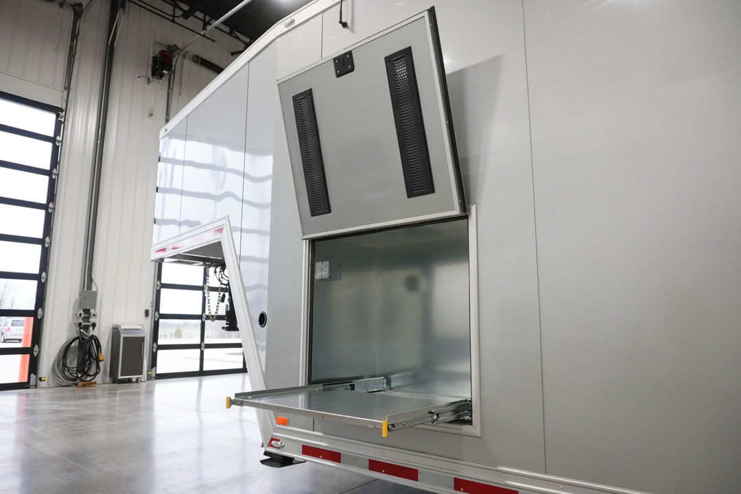 inTech Gooseneck Trailer