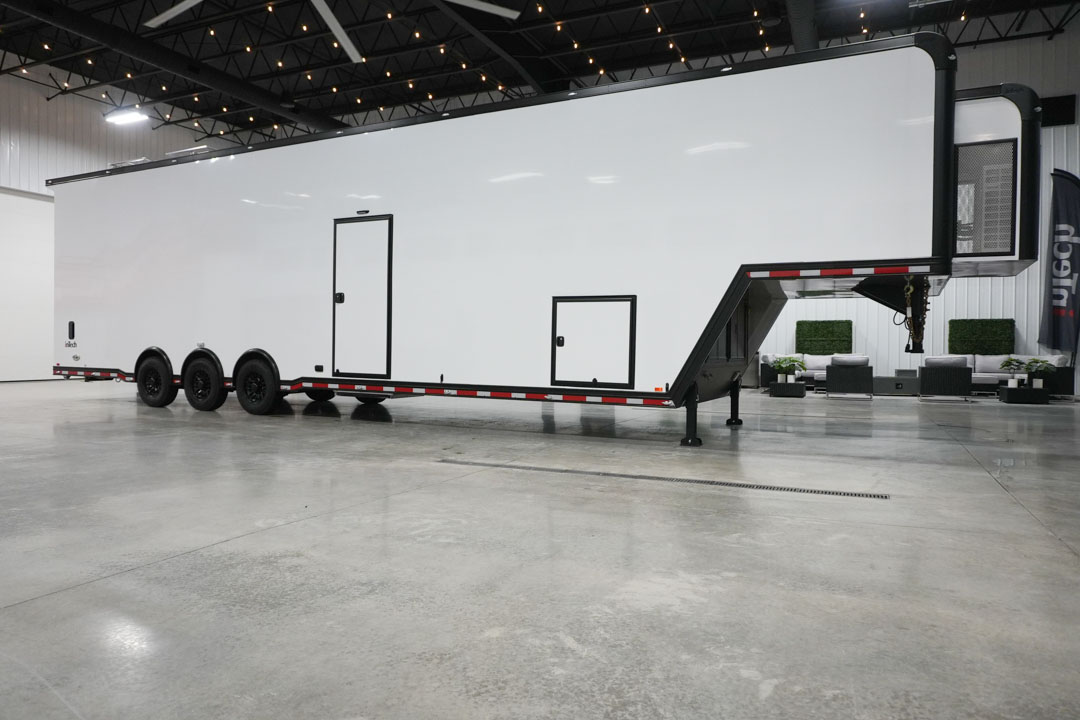 inTech Gooseneck Trailer